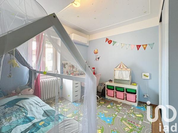 Maison de ville 7 pièces de 157 m² à Le Vernet (03200)