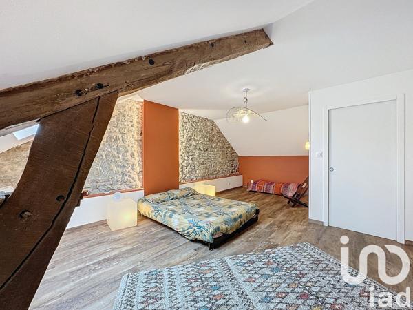 Maison de ville 7 pièces de 157 m² à Le Vernet (03200)