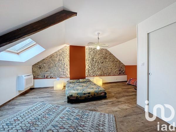 Maison de ville 7 pièces de 157 m² à Le Vernet (03200)