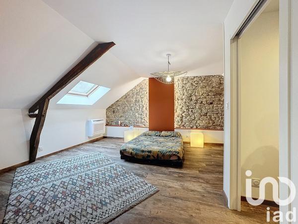 Maison de ville 7 pièces de 157 m² à Le Vernet (03200)