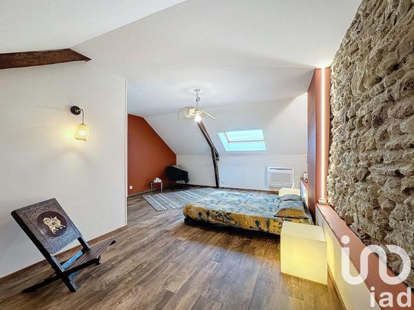 Maison de ville 7 pièces de 157 m² à Le Vernet (03200)