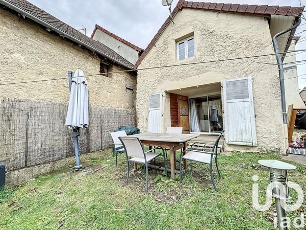 Maison de ville 7 pièces de 157 m² à Le Vernet (03200)