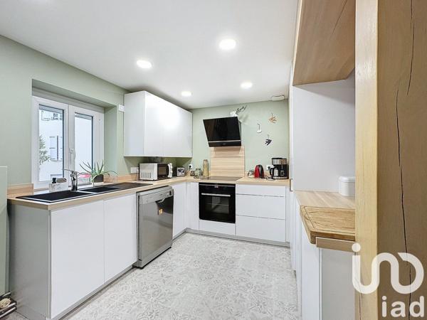 Maison de ville 7 pièces de 157 m² à Le Vernet (03200)