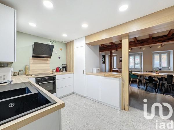 Maison de ville 7 pièces de 157 m² à Le Vernet (03200)