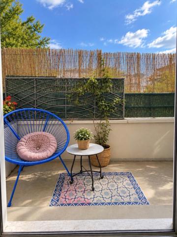 2 pièces rénové, balcon et parking