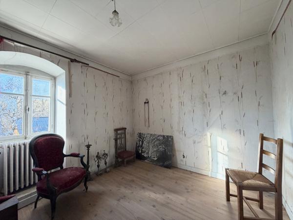 Entremont-le-Vieux (73670) Propriété avec belle bâtisse de 205 m2 à rénover - 1600 m2 terrain - 30mn de Chambéry - Entremont le Vieux 73