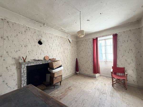 Entremont-le-Vieux (73670) Propriété avec belle bâtisse de 205 m2 à rénover - 1600 m2 terrain - 30mn de Chambéry - Entremont le Vieux 73