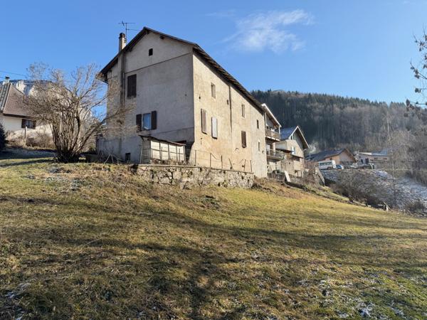 Entremont-le-Vieux (73670) Propriété avec belle bâtisse de 205 m2 à rénover - 1600 m2 terrain - 30mn de Chambéry - Entremont le Vieux 73