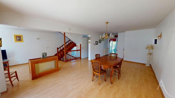 Maison de 117m2 Habitables trois chambres quartier Saint Christophe