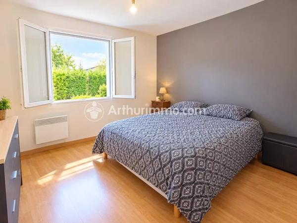 Vente                                                      Maison
                        
                     4 pièces                      89 m2                     à Saint-Astier
