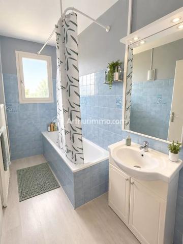 Vente                                                      Maison
                        
                     4 pièces                      89 m2                     à Saint-Astier