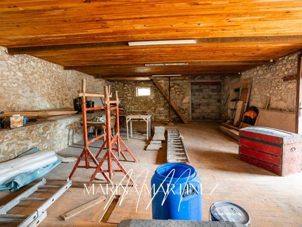 Maison en pierre rénovée avec dépendance de 120 m² et parc arboré de 3 500 m² ? Villeneuve-la-Comptal