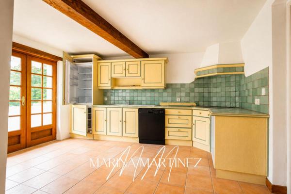 Maison en pierre rénovée avec dépendance de 120 m² et parc arboré de 3 500 m² ? Villeneuve-la-Comptal