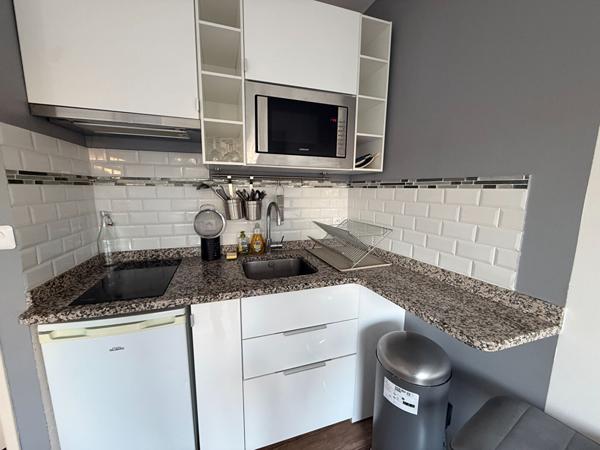 Orleans - Appartement studio 19 m2 - CHAUFF, EAUX FROIDES ET CHAUDES INCLUS