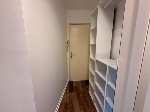 Orleans - Appartement studio 19 m2 - CHAUFF, EAUX FROIDES ET CHAUDES INCLUS