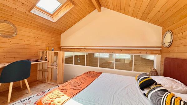 TRES BELLE VILLA OSSATURE BOIS TRES SOIGNEE