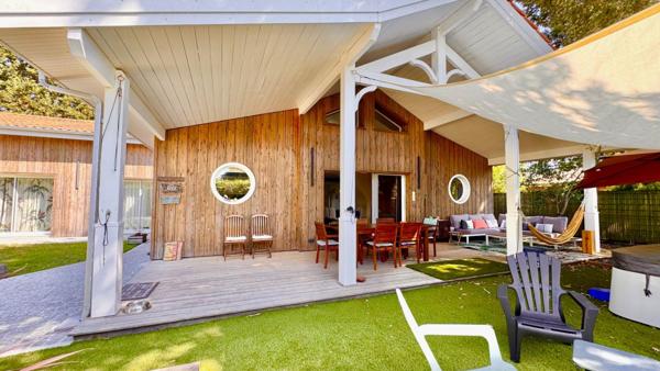 TRES BELLE VILLA OSSATURE BOIS TRES SOIGNEE