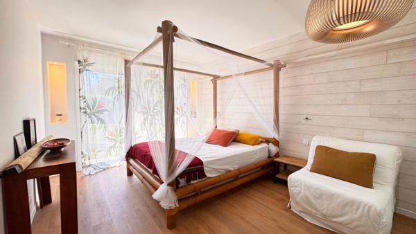 TRES BELLE VILLA OSSATURE BOIS TRES SOIGNEE
