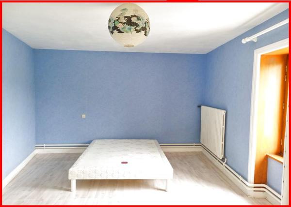 25 min de Montrond Les Bains : Corps de ferme - 230 m² hab - Dépendances - Piscine - 2,8 Ha de terrain !