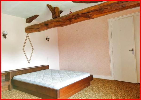 25 min de Montrond Les Bains : Corps de ferme - 230 m² hab - Dépendances - Piscine - 2,8 Ha de terrain !