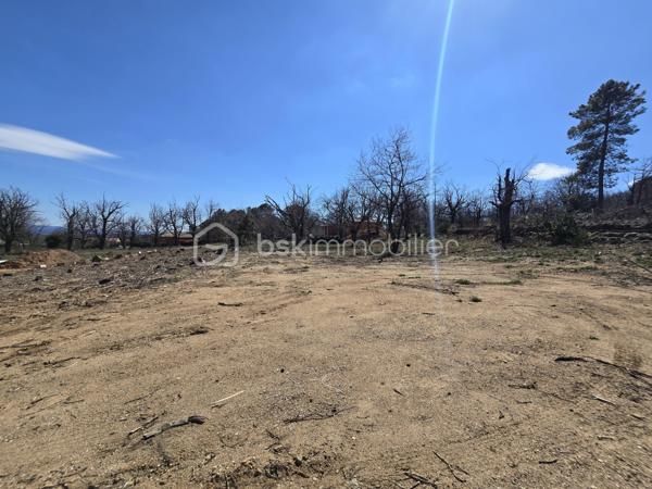 Terrain de 1 430 m²