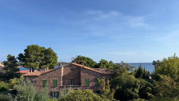 Appartement à vendre 3 pièces AGAY (83)