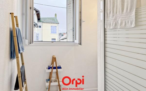 Appartement à vendre    2 pièces •  Néris-les-Bains