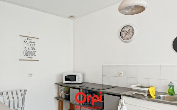 Appartement à vendre    2 pièces •  Néris-les-Bains