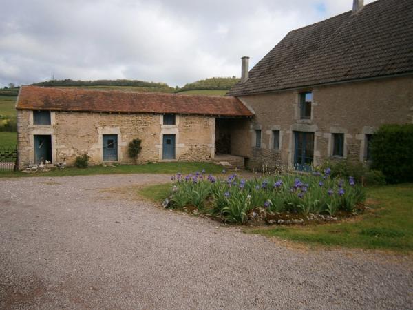 Demeure historique PRECY-SOUS-THIL composée de 15 pièces (390 m²) et 950 m² de dépendances