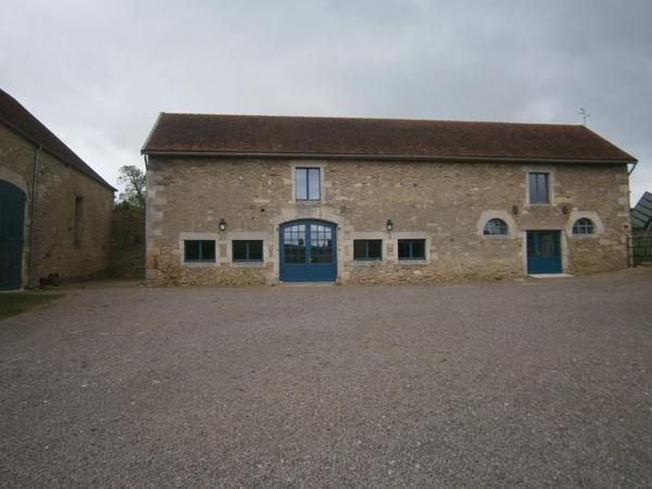 Demeure historique PRECY-SOUS-THIL composée de 15 pièces (390 m²) et 950 m² de dépendances