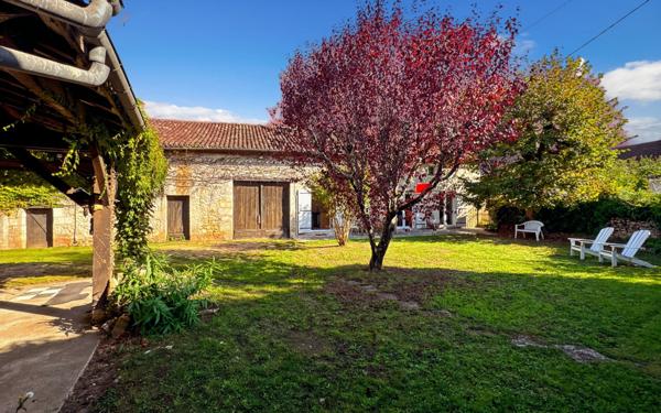 Maison à vendre    4 pièces • 90 m2 Antonne-et-Trigonant