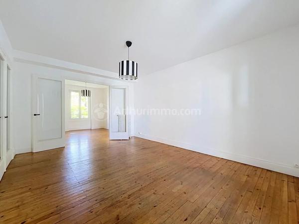 Vente                                                      Appartement
                        
                     3 pièces                      70 m2                     à Clermont-Ferrand
