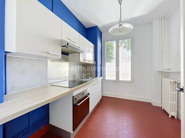 Vente                                                      Appartement
                        
                     3 pièces                      70 m2                     à Clermont-Ferrand