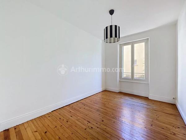 Vente                                                      Appartement
                        
                     3 pièces                      70 m2                     à Clermont-Ferrand