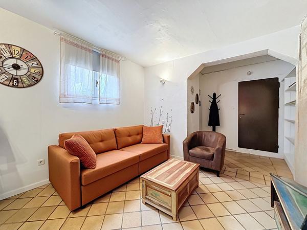 Appartement meublé 35 m² ? Intra-muros Avignon, emplacement central proche Les Halles