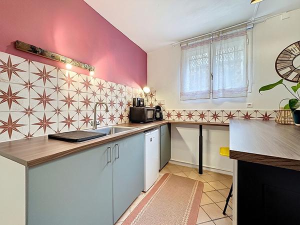 Appartement meublé 35 m² ? Intra-muros Avignon, emplacement central proche Les Halles