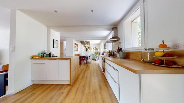 Maison rénovée en 2024 – 173 m² , 5 chambres , studio aménageable et jardin paysager
