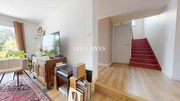 Maison rénovée en 2024 – 173 m² , 5 chambres , studio aménageable et jardin paysager