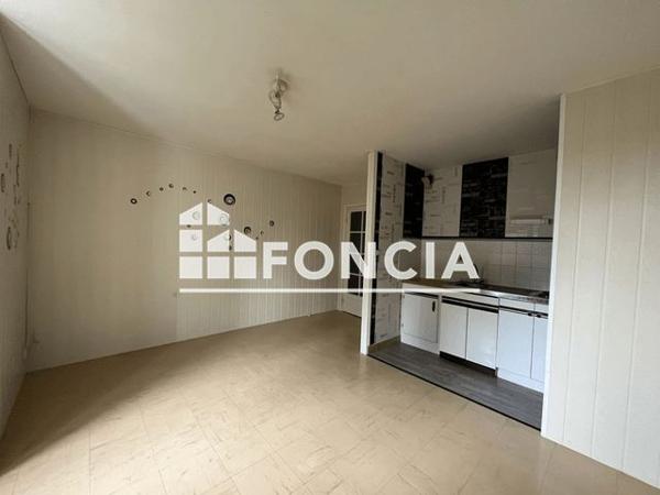 Location Studio 26.5 m² - 9 ET 11 RUE DU 18 JUIN 1940 Blois 41000