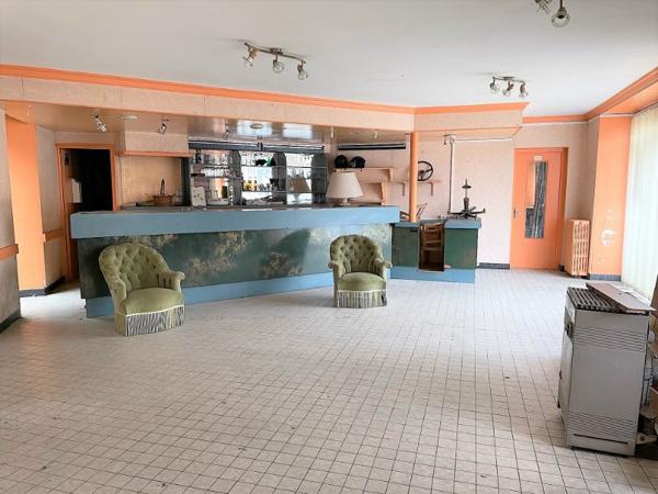 Immeuble avec local commercial