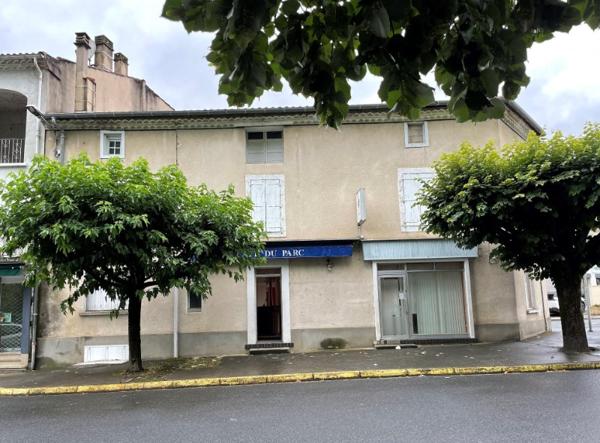 Immeuble avec local commercial