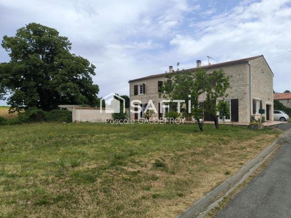 MAISON FAMILIALE A LA CAMPAGNE PROCHE COGNAC