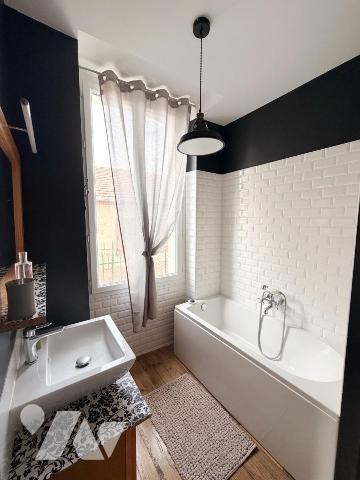 Maison divisée en plusieurs logements 