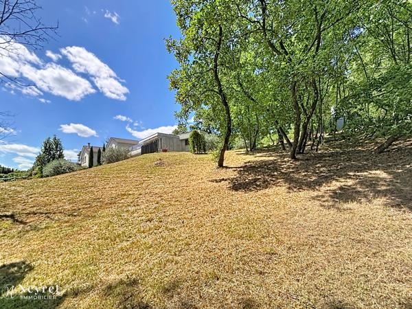 BIEN D'EXCEPTION!! Maison moderne de 228m² habitables sur sous-sol complet terrain 3295m²