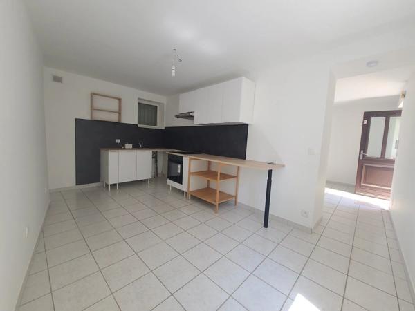 Vente                                                      Appartement
                        
                     3 pièces                      64 m2                     à Saint-Marcel-Lès-Valence
