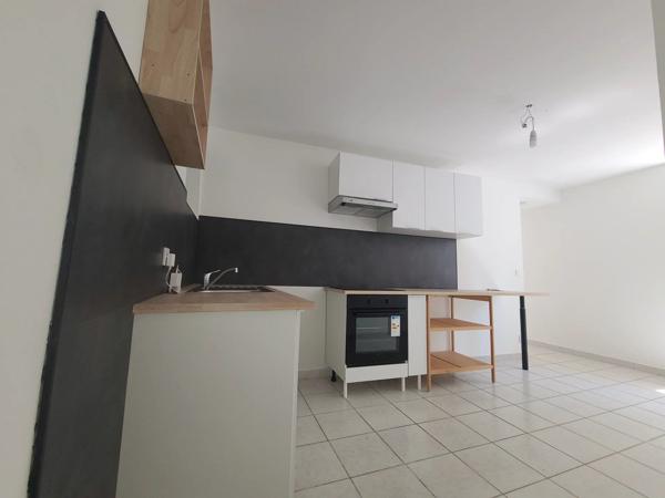 Vente                                                      Appartement
                        
                     3 pièces                      64 m2                     à Saint-Marcel-Lès-Valence
