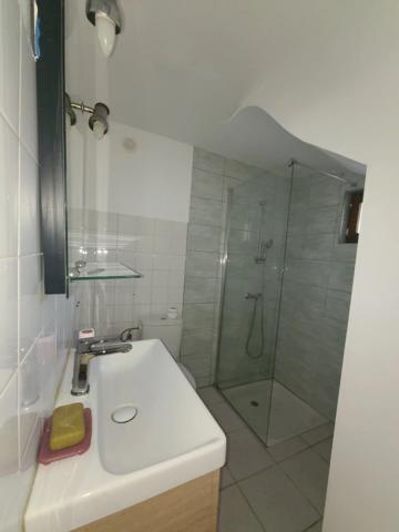 Vente                                                      Appartement
                        
                     3 pièces                      64 m2                     à Saint-Marcel-Lès-Valence