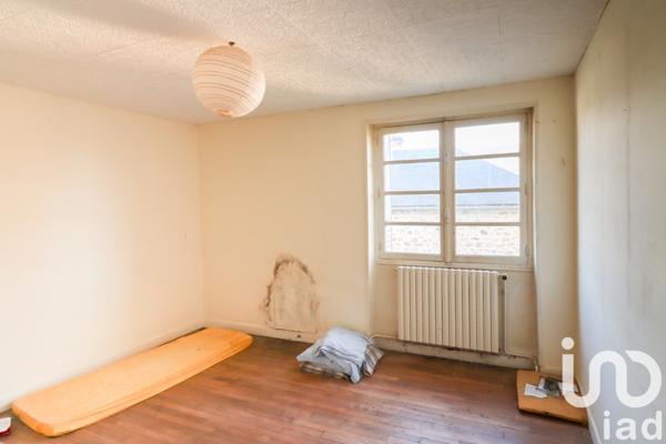 Maison 10 pièces de 178 m² à Neuvic (19160)