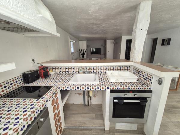 Maison
         7 pièces
        - 200 m² 670 000 € *