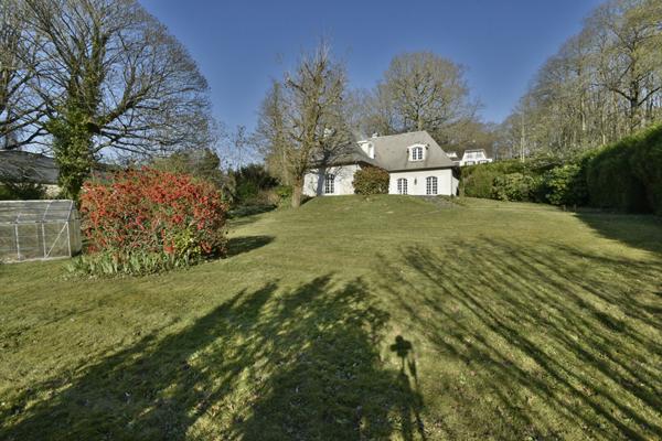 Exclusivité ERA ACCES IMMOBILIER : Maison spacieuse 7 pièces à Jouars-Pontchartrain